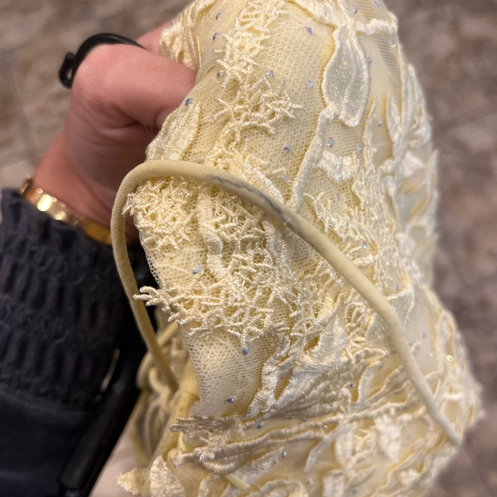 Sherri Hill Butter Yellow Fairy Dress  Rhinestone Floral Lace  Size 00 - Picture 5 of 11